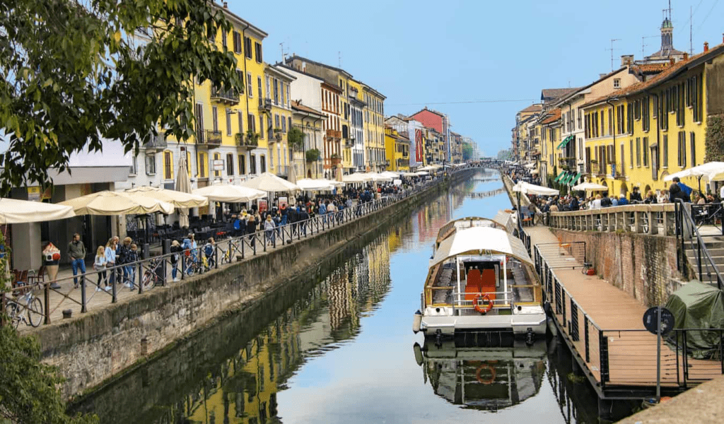 Where to Stay for Nightlife & Food: Navigli